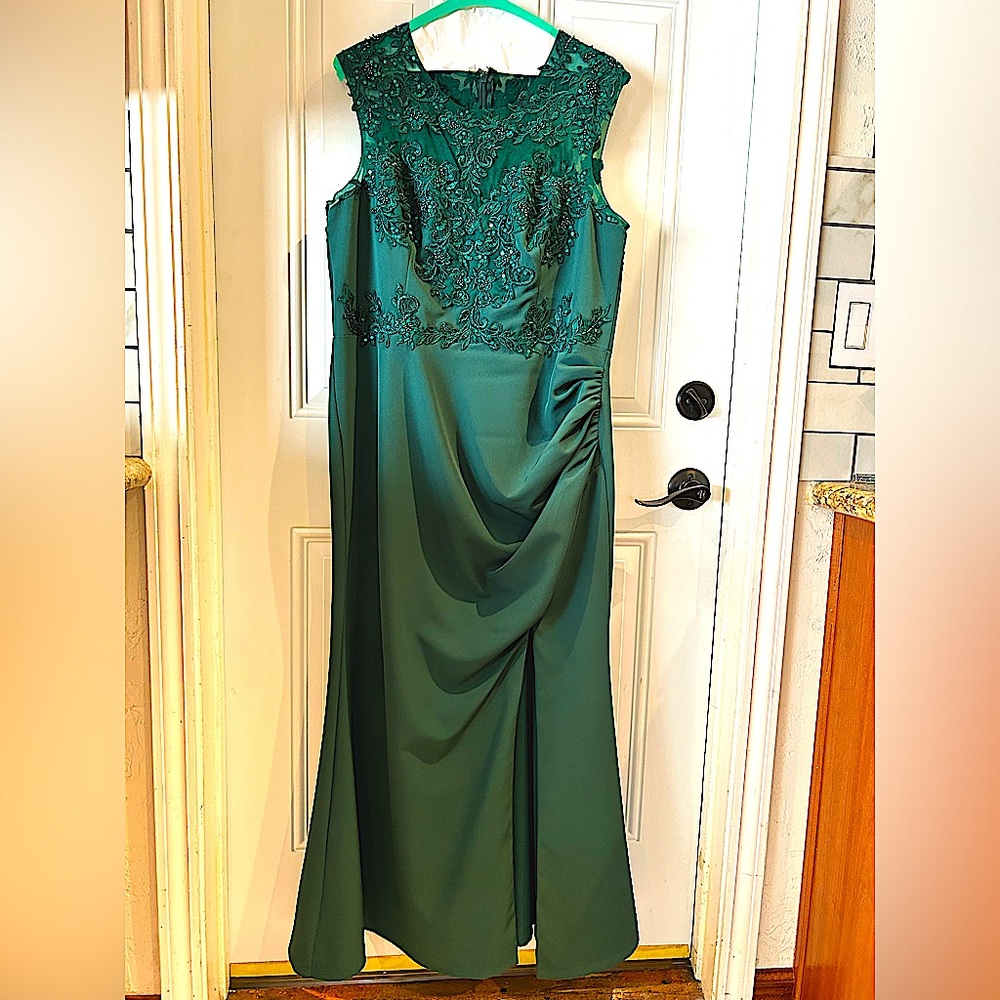 Mother of the Bride/Groom/Prom Dress-16